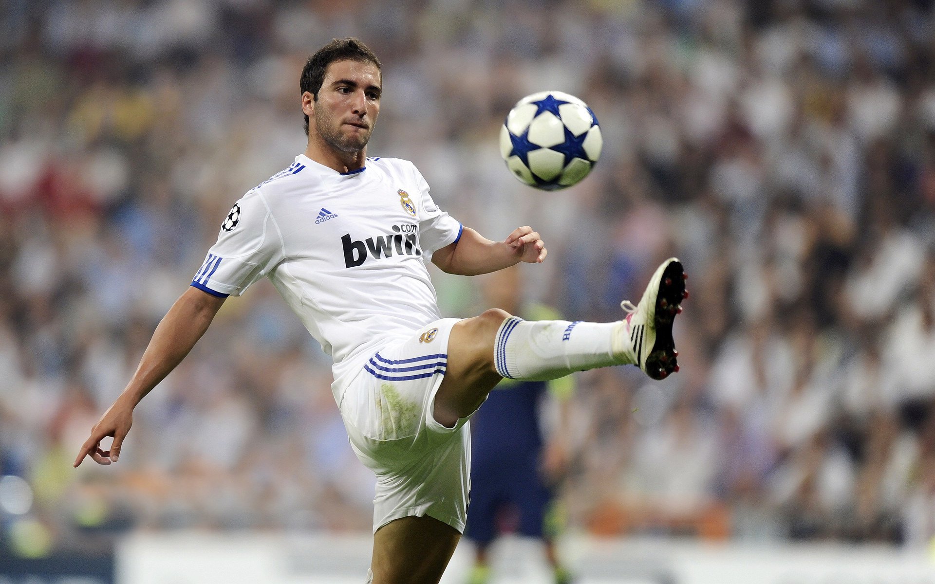 核心球员心理素质稳定，经验累积成果明显，球场核心球员